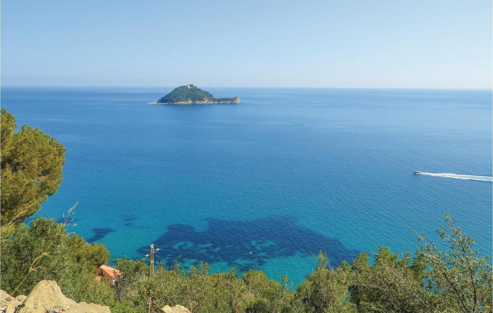 Amazing Apartment In Albenga With Wifi Екстериор снимка