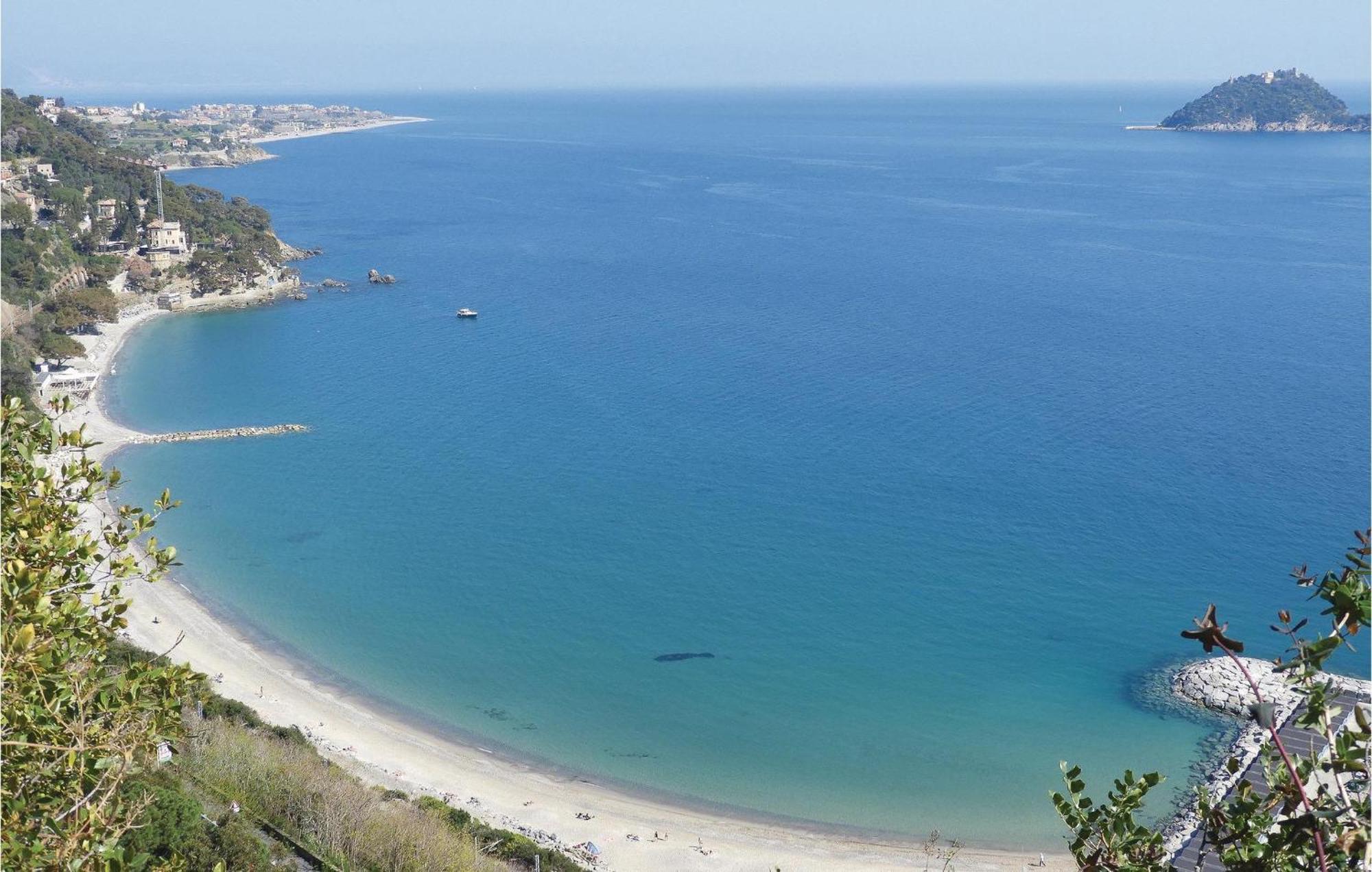Amazing Apartment In Albenga With Wifi Екстериор снимка